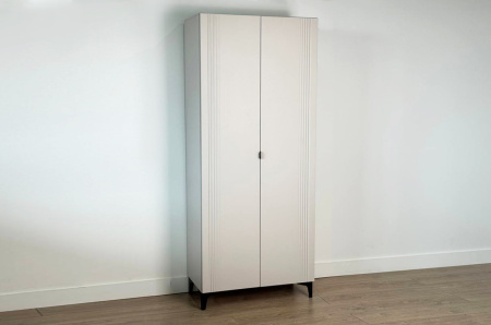 Шкаф двухдверный Рич кашемир/фрапучино матовый/черный