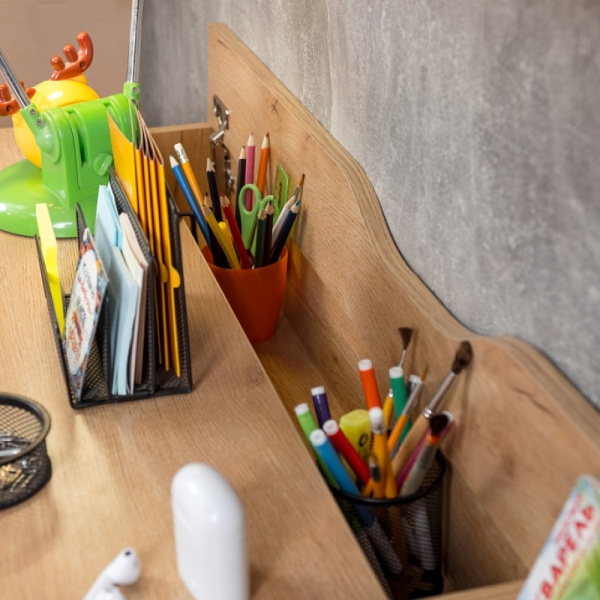 Стол письменный ЛОЙС 84